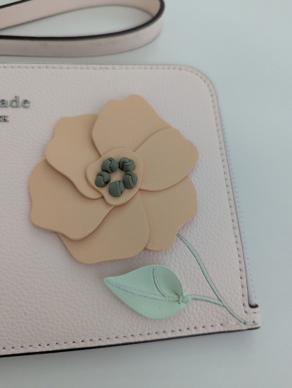 NWOT! Kate Spade New York Lucy Floral Wristlet Wallet In Fresh Peach Multi - Picture 3 of 15